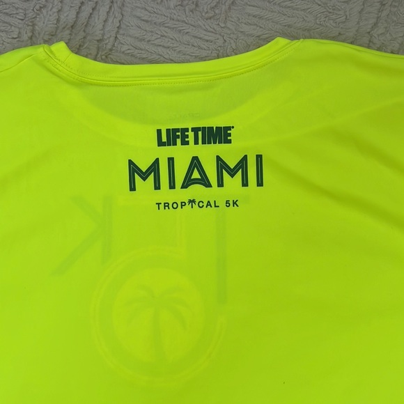 Craft short sleeve t-shirt, Lifetime Miami Tropical 5k
Size XXL, New condition - Picture 11 of 16
